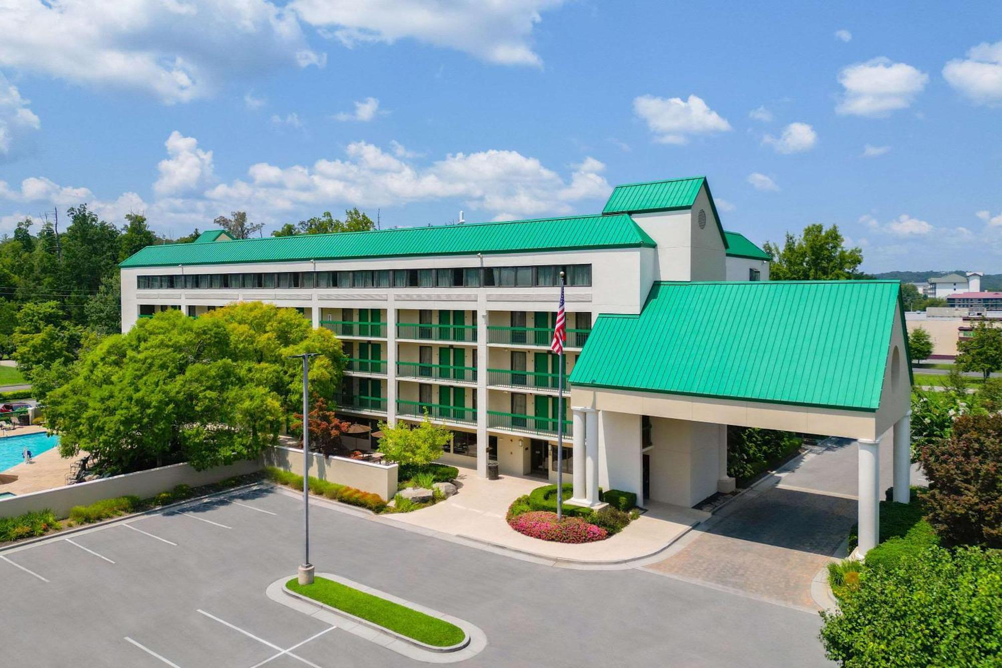 Quality Inn Near The Island Pigeon Forge Exterior foto