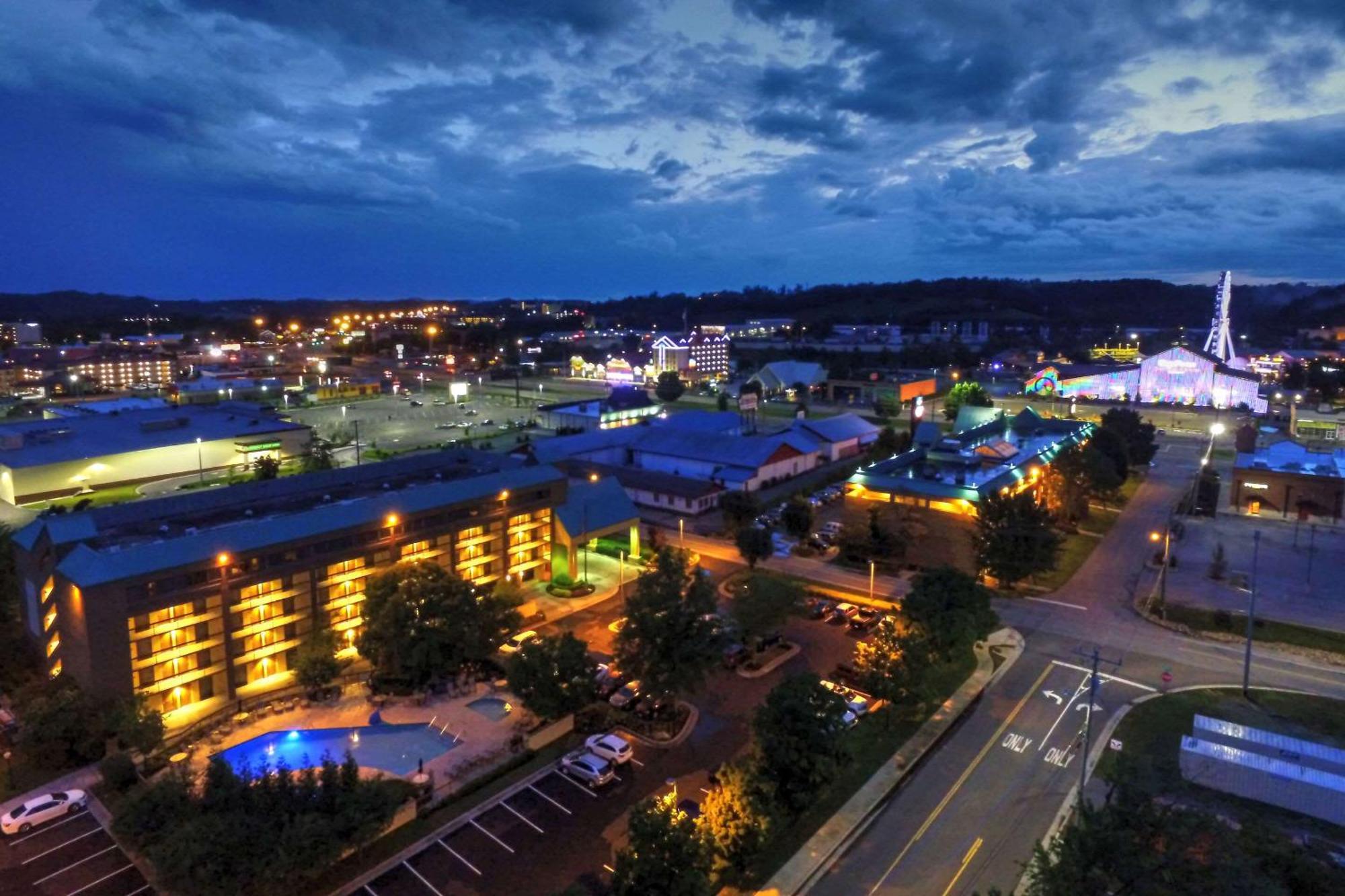 Quality Inn Near The Island Pigeon Forge Exterior foto
