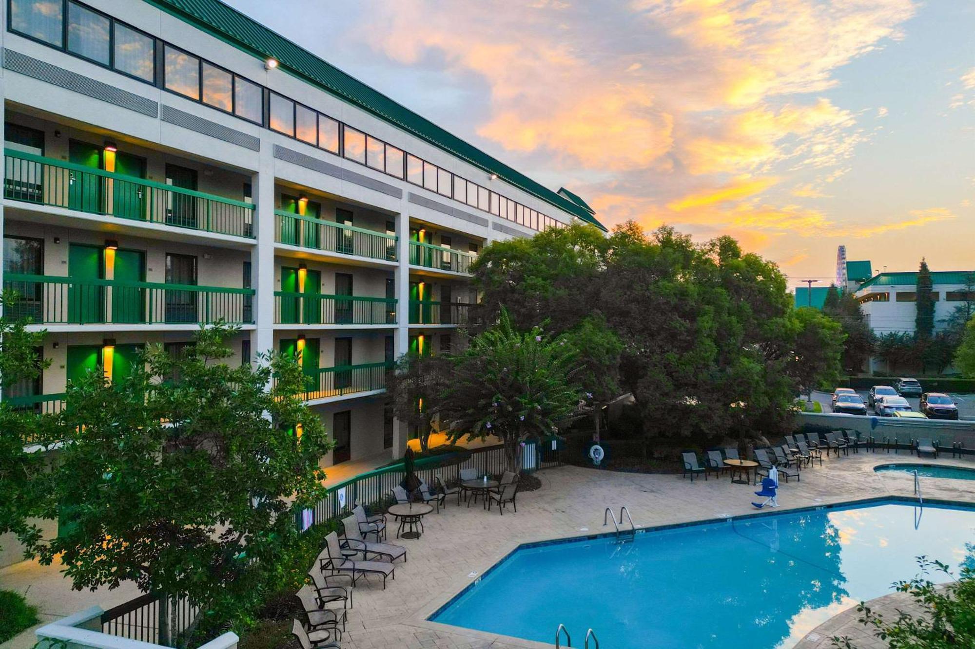 Quality Inn Near The Island Pigeon Forge Exterior foto