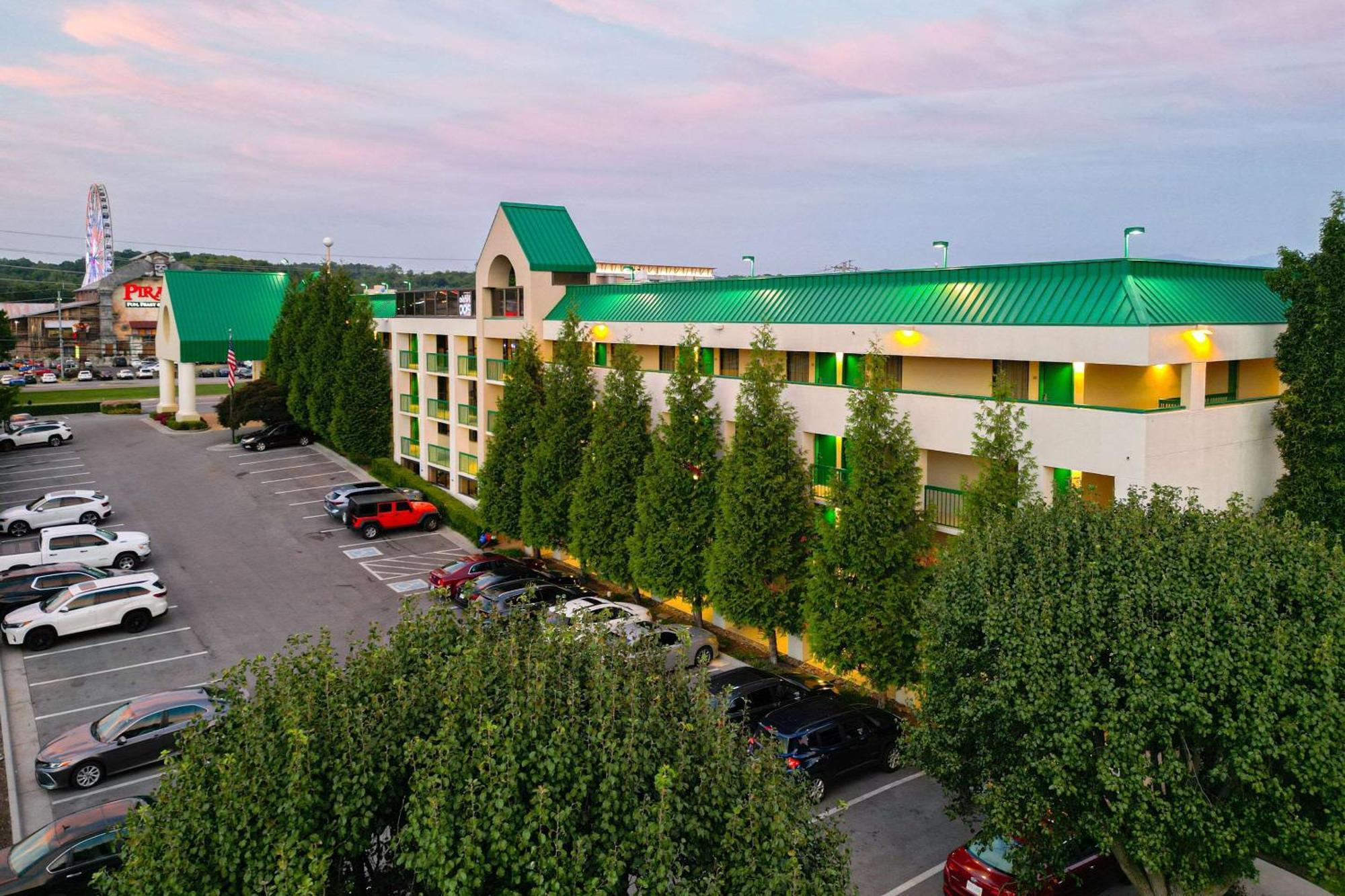 Quality Inn Near The Island Pigeon Forge Exterior foto