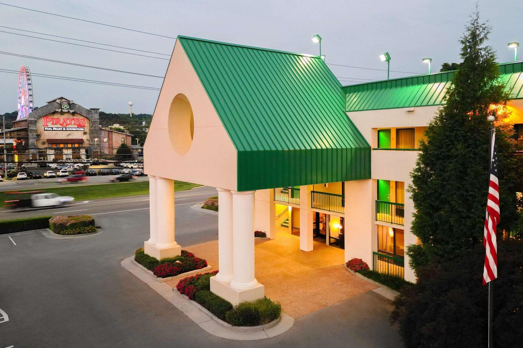 Quality Inn Near The Island Pigeon Forge Exterior foto