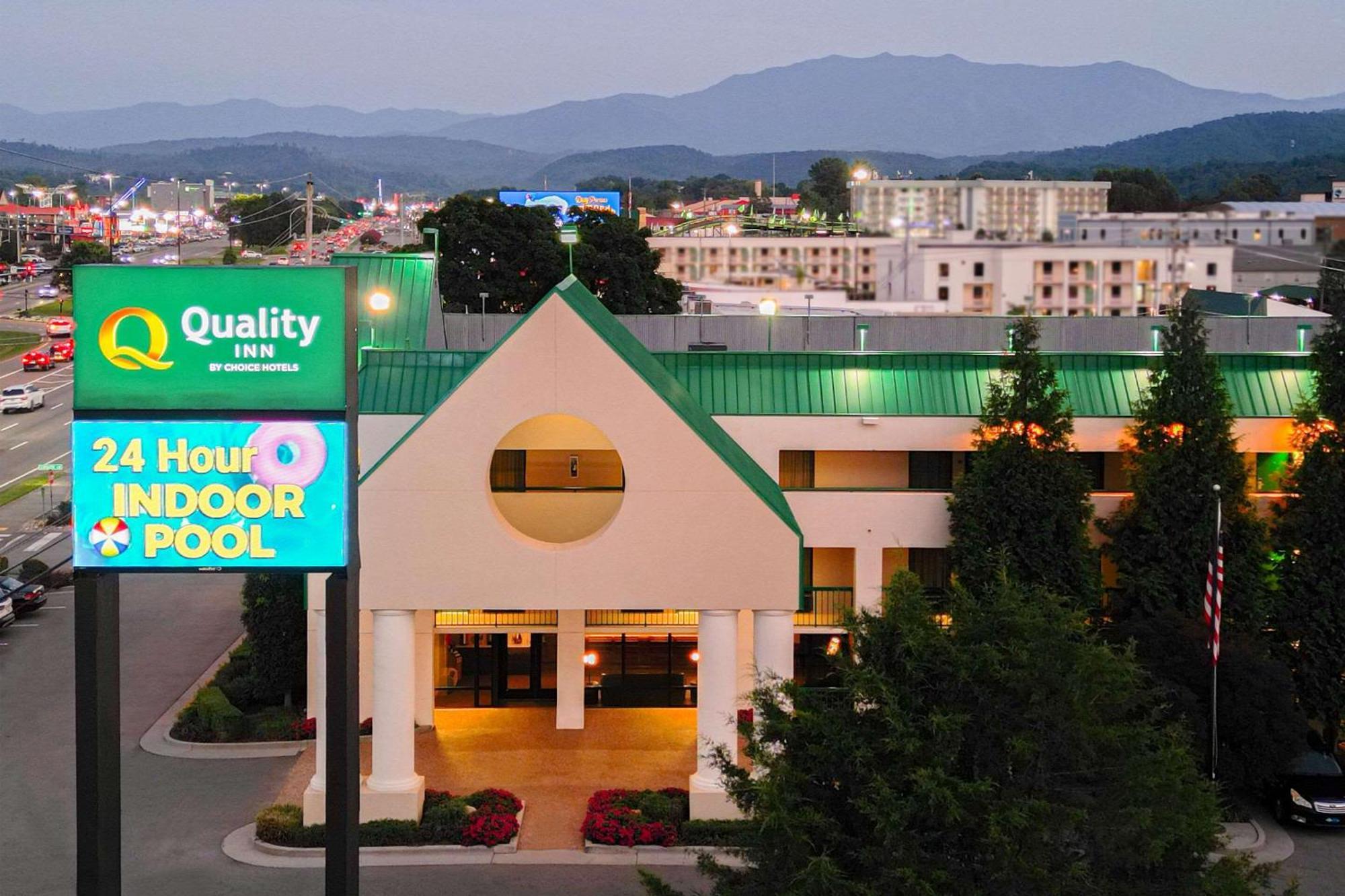 Quality Inn Near The Island Pigeon Forge Exterior foto